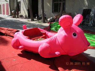 氣模游樂(lè)車(chē) 兒童廣場(chǎng)氣模電瓶車(chē)價(jià)格 氣模游樂(lè)車(chē) 兒童廣場(chǎng)氣模電瓶車(chē)型號(hào)規(guī)格